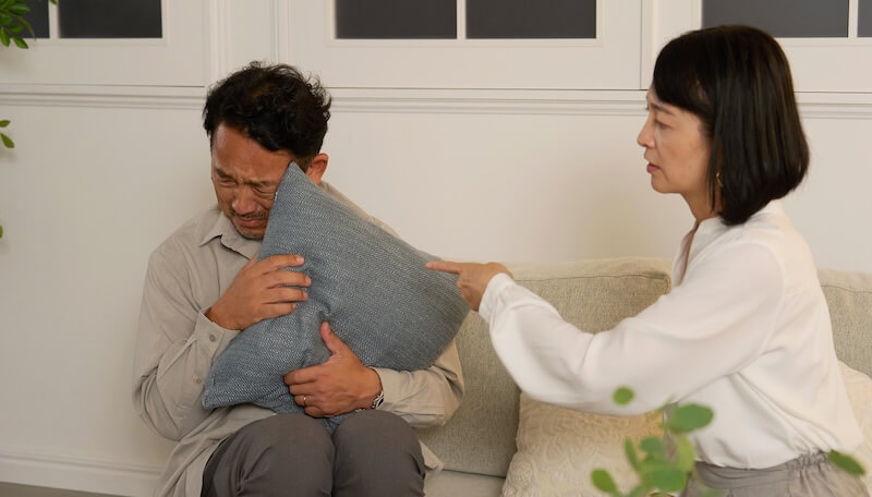 問い詰める
