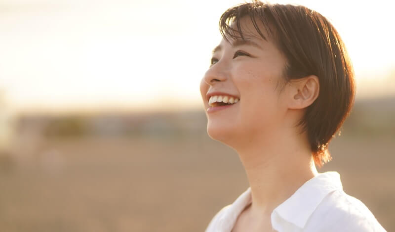 笑顔の女性