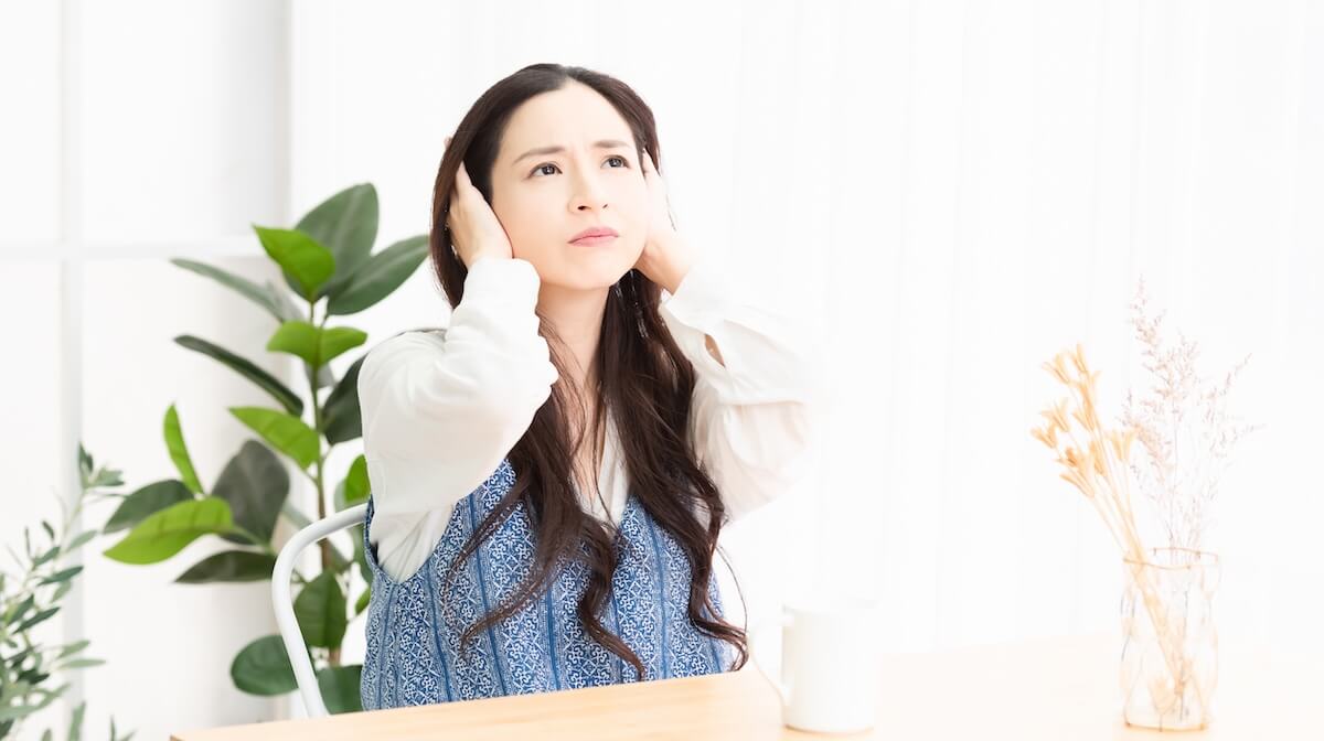 イライラする女性